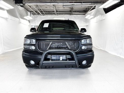 Used 2006 GMC Yukon XL Denali AWD/4WD image 2