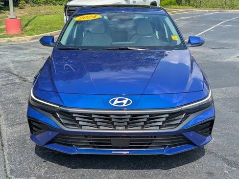 Used 2024 Hyundai Elantra Limited FWD image 2