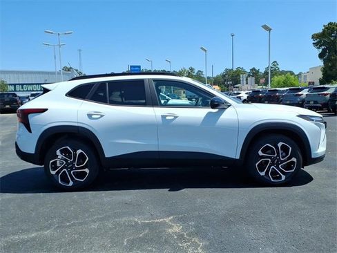 New 2026 Chevrolet Trax RS image 7