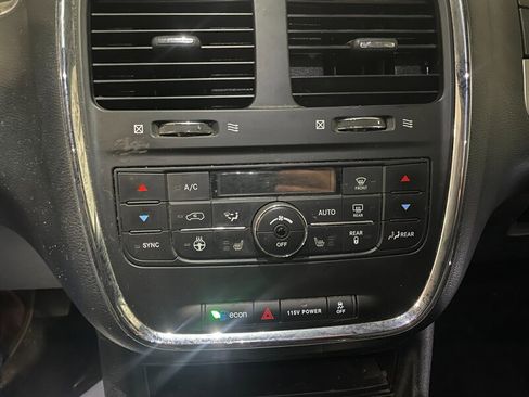 Used 2019 Dodge Grand Caravan GT FWD image 13