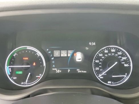 Used 2022 Toyota Sienna Limited image 27