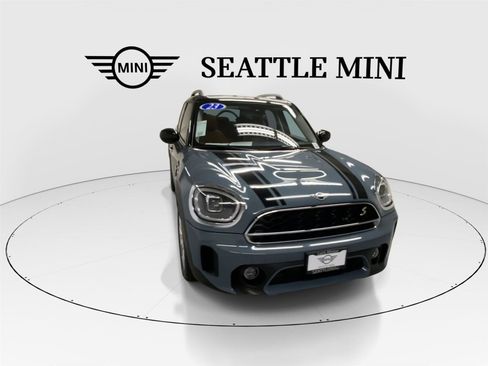 Used 2023 MINI Cooper Countryman SE w/ Storage Package image 3