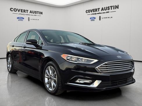Certified 2017 Ford Fusion SE w/ Fusion SE Technology Package image 7