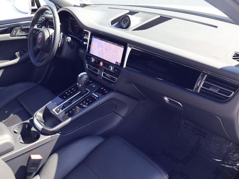 Certified 2026 Porsche Macan AWD/4WD image 25