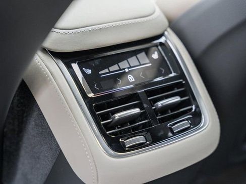 New 2026 Volvo XC90 B6 Ultra w/ Lounge Package image 32