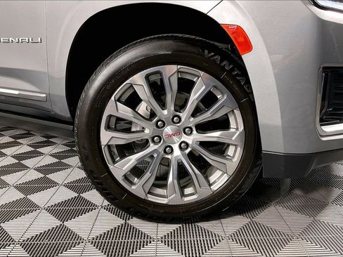 Used 2023 GMC Yukon Denali image 11