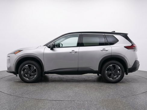 Used 2025 Nissan Rogue SV AWD/4WD image 5