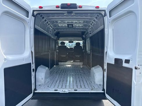 Used 2025 RAM ProMaster 2500 w/ Convenience Group FWD image 7