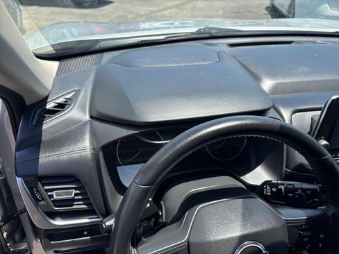 Used 2025 Nissan Rogue SV FWD image 35