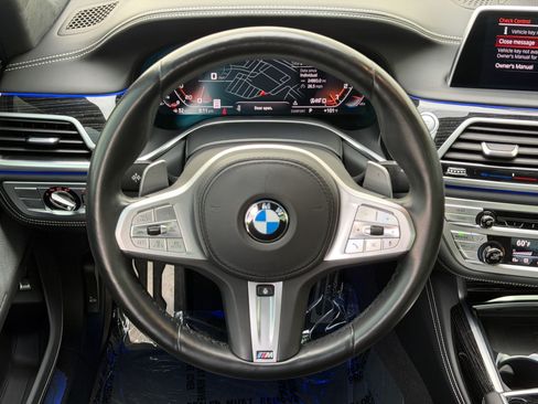 Used 2022 BMW M760i xDrive w/ Luxury Rear Seating Package AWD/4WD image 11