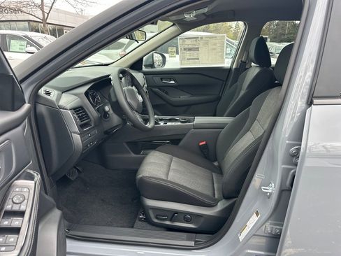 New 2026 Nissan Rogue SV w/ Cold Weather Package AWD/4WD image 9