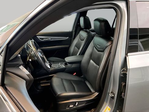 Used 2023 Cadillac XT6 Luxury FWD image 8