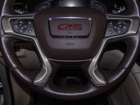 Used 2018 GMC Acadia Denali w/ LPO, Cargo Package FWD image 12