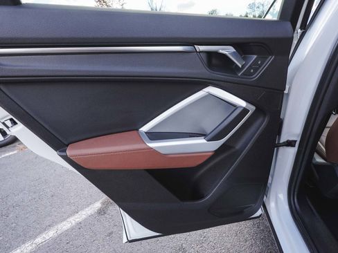 Used 2025 Audi Q3 2.0T Premium image 12