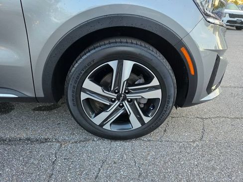 Certified 2023 Kia Sorento EX AWD/4WD image 13