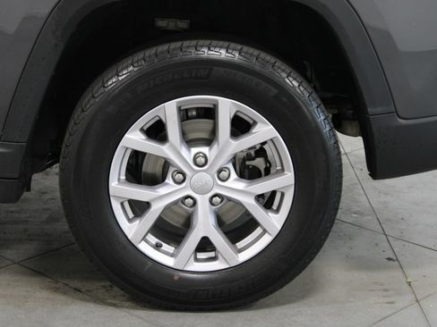 Used 2022 Jeep Grand Cherokee Limited AWD/4WD image 18