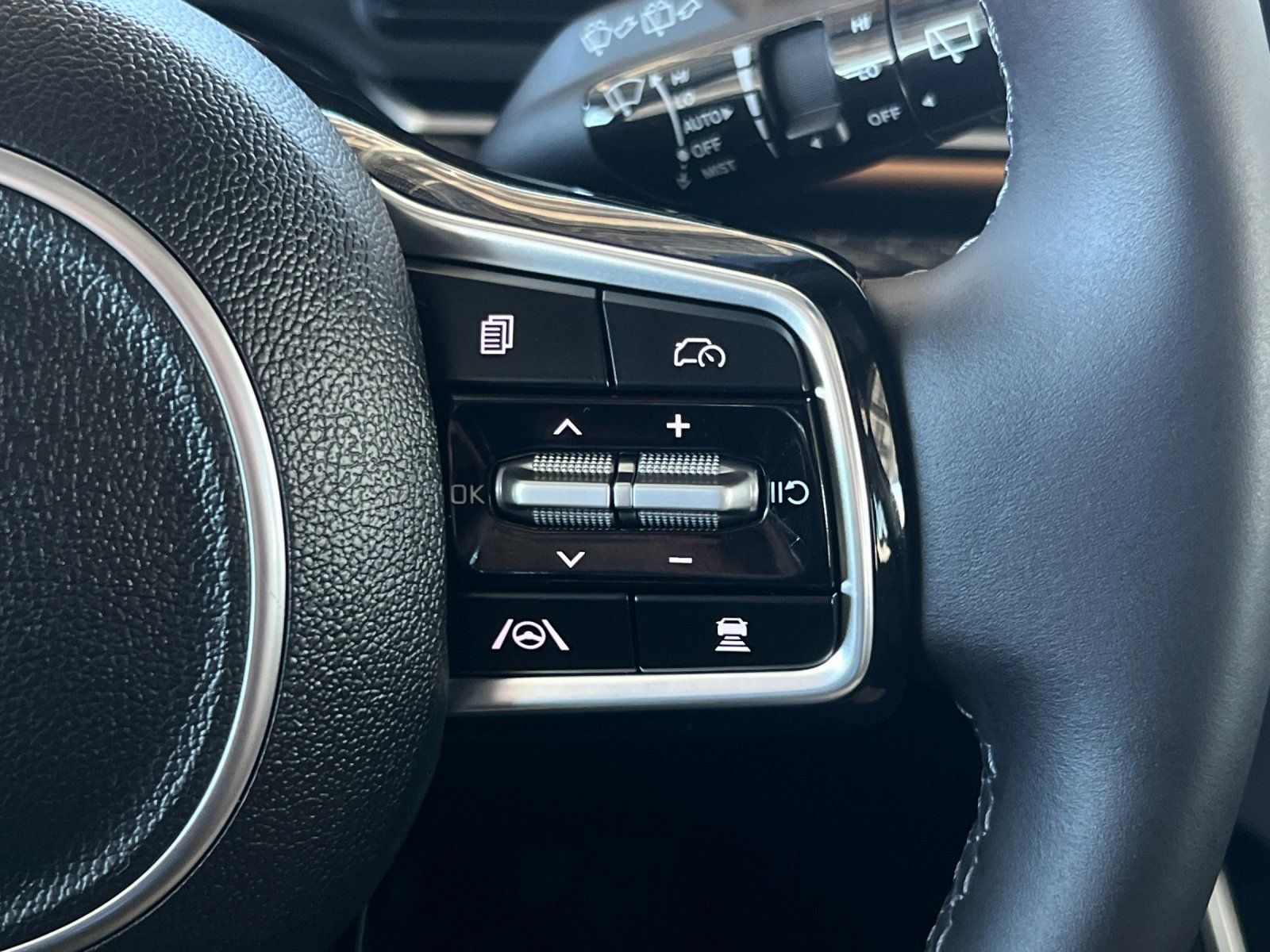 Certified 2026 Kia Carnival SX Prestige FWD image 30