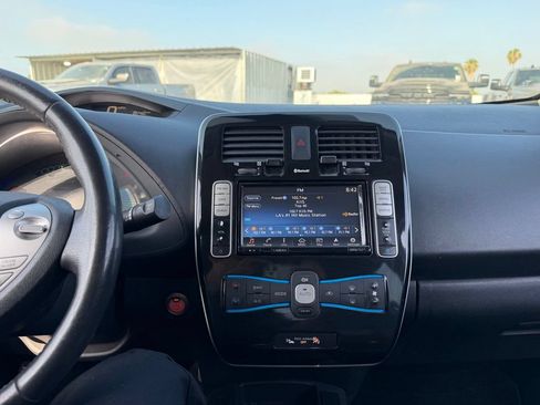 Used 2017 Nissan Leaf SL w/ Premium Package FWD image 9