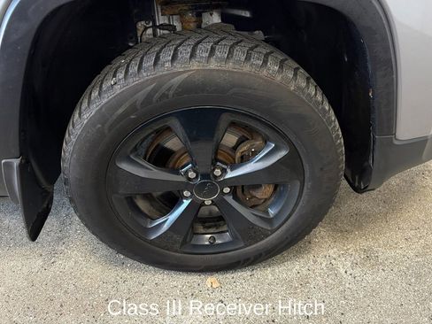 Used 2017 Jeep Cherokee Sport AWD/4WD image 26