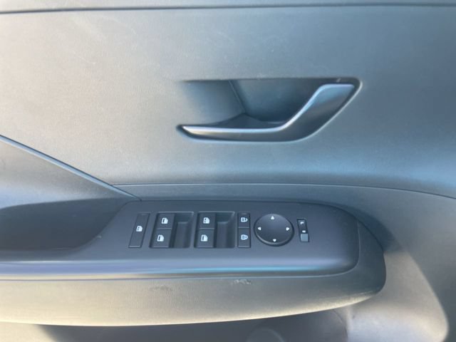 Used 2025 Hyundai Kona SEL FWD image 22
