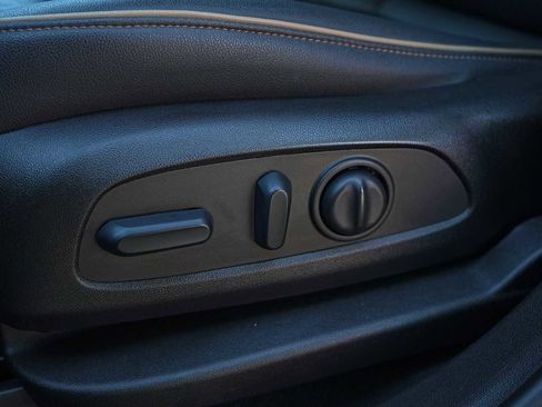 Used 2023 Chevrolet Blazer Premier image 12