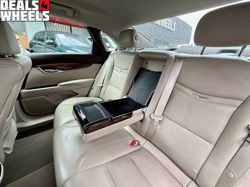 Used 2014 Cadillac XTS Luxury FWD image 34