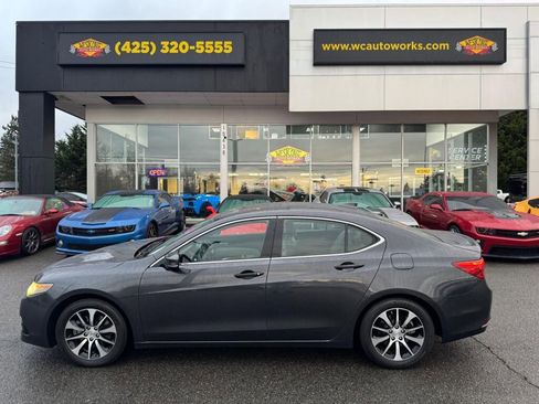 Used 2015 Acura TLX image 2