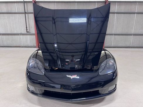 Used 2005 Chevrolet Corvette Coupe w/ Preferred Equipment Group RWD image 26