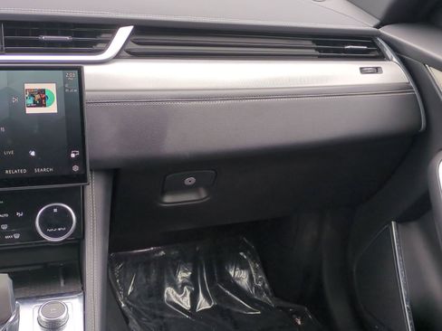 Used 2024 Jaguar F-PACE R-Dynamic S image 28