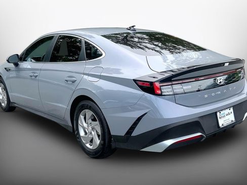 Used 2025 Hyundai Sonata SE FWD image 13
