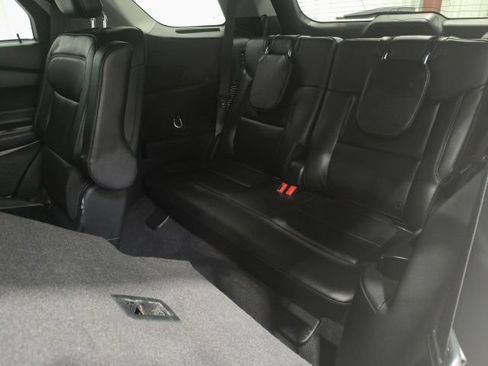 Used 2023 Ford Explorer XLT w/ Equipment Group 202A AWD/4WD image 18