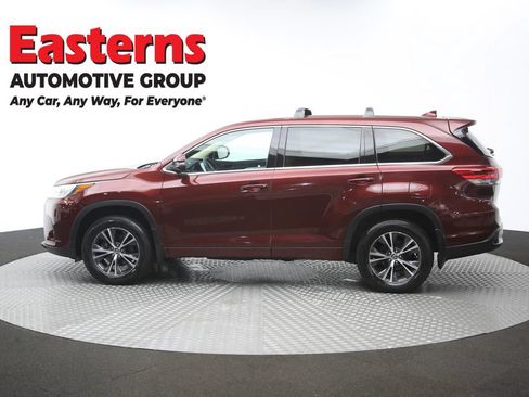 Used 2018 Toyota Highlander Plus AWD/4WD image 60