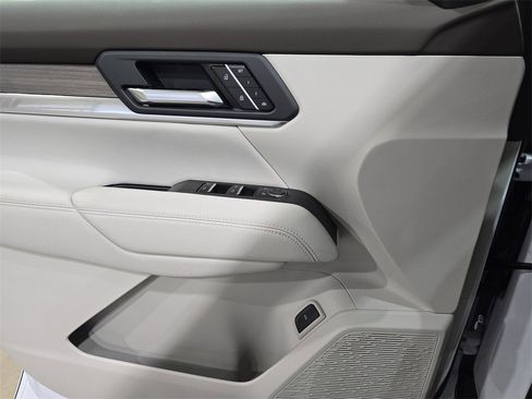 New 2026 GMC Terrain Denali w/ LPO, Black Badging Package image 27