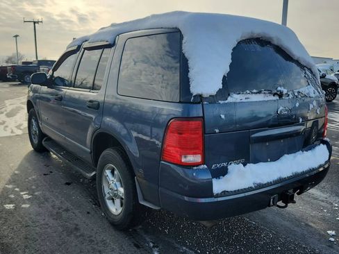 Used 2005 Ford Explorer XLT image 4