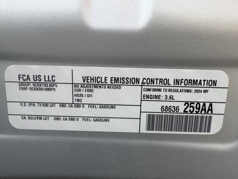 Used 2024 Chrysler Pacifica Touring-L FWD image 20
