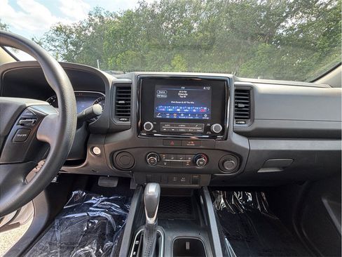 Used 2022 Nissan Frontier S RWD image 11