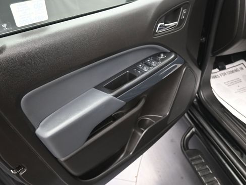 Used 2018 Chevrolet Colorado Z71 AWD/4WD image 21