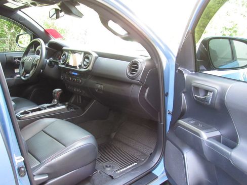 Certified 2018 Toyota Tacoma TRD Pro AWD/4WD image 21