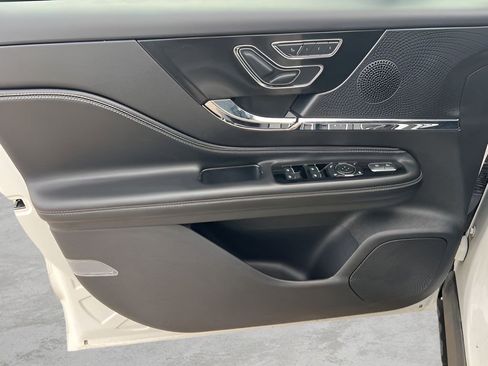 Used 2023 Lincoln Corsair Reserve w/ Equipment Group 201A image 21