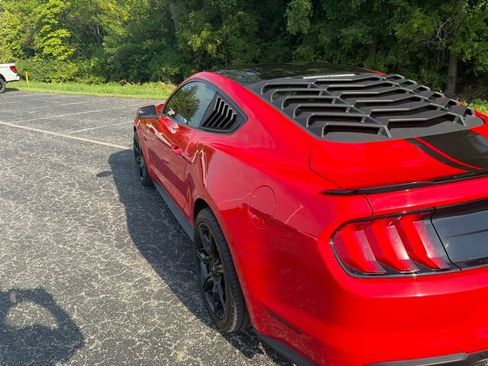 Used 2018 Ford Mustang GT w/ Black Accent Package RWD image 13
