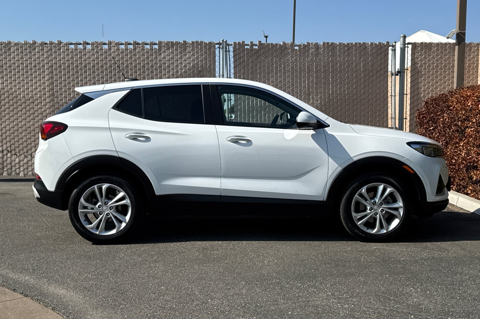 Used 2023 Buick Encore GX Preferred w/ Cold Weather Comfort Package FWD image 3