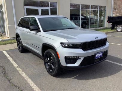 New 2025 Jeep Grand Cherokee Limited w/ Black Appearance Package