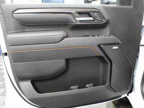 Used 2025 GMC Sierra 2500 AT4 image 76