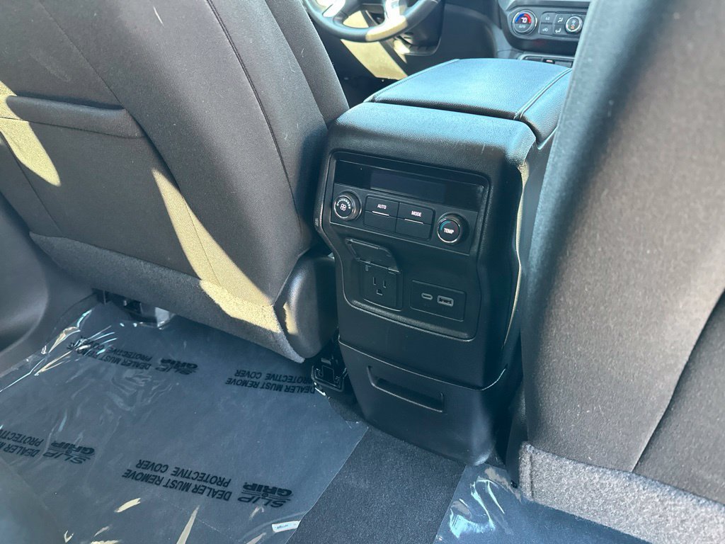 Used 2023 GMC Acadia SLE w/ Driver Convenience Package FWD image 22