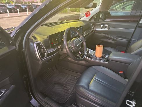 Used 2024 Kia Sorento S w/ Panoramic Sunroof Package FWD image 7