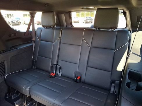 Used 2023 Cadillac Escalade ESV Premium Luxury w/ Performance Package AWD/4WD image 12
