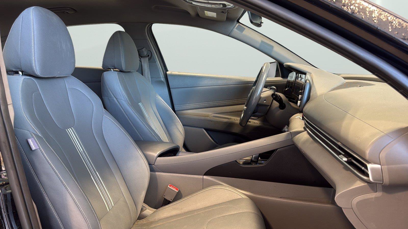 Used 2021 Hyundai Elantra SEL w/ Convenience Package FWD image 16