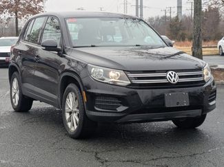 Used 2017 Volkswagen Tiguan Limited w/ Alloy Wheels Package video 3
