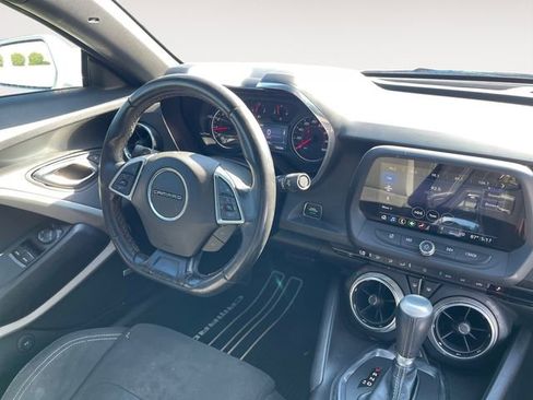 Used 2019 Chevrolet Camaro LT w/ Technology Package RWD image 10