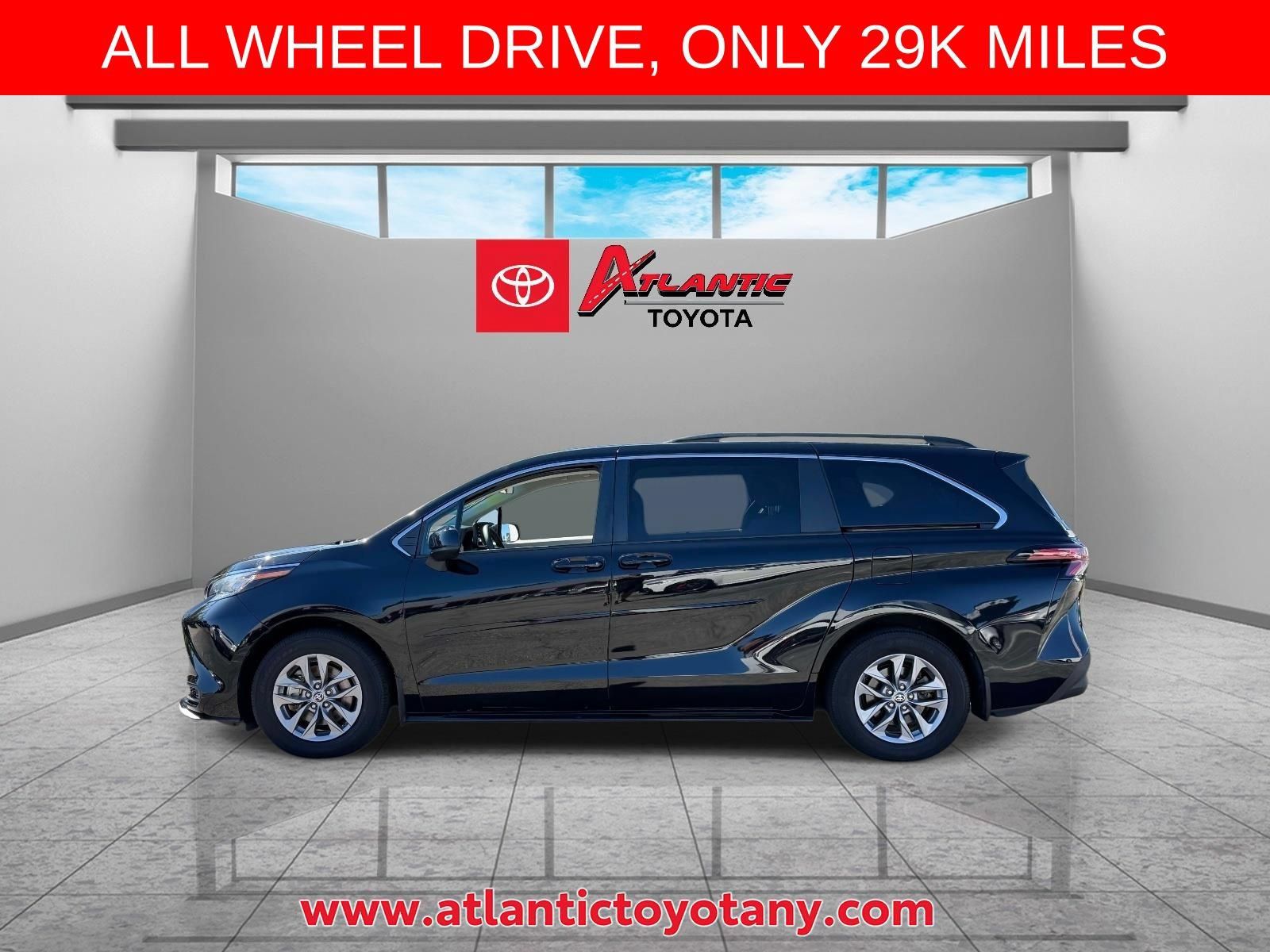 Used 2022 Toyota Sienna LE AWD/4WD image 4